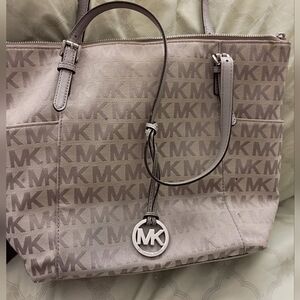 Michael Kors Vanilla Jet Set Signature Logo Monogram Tote